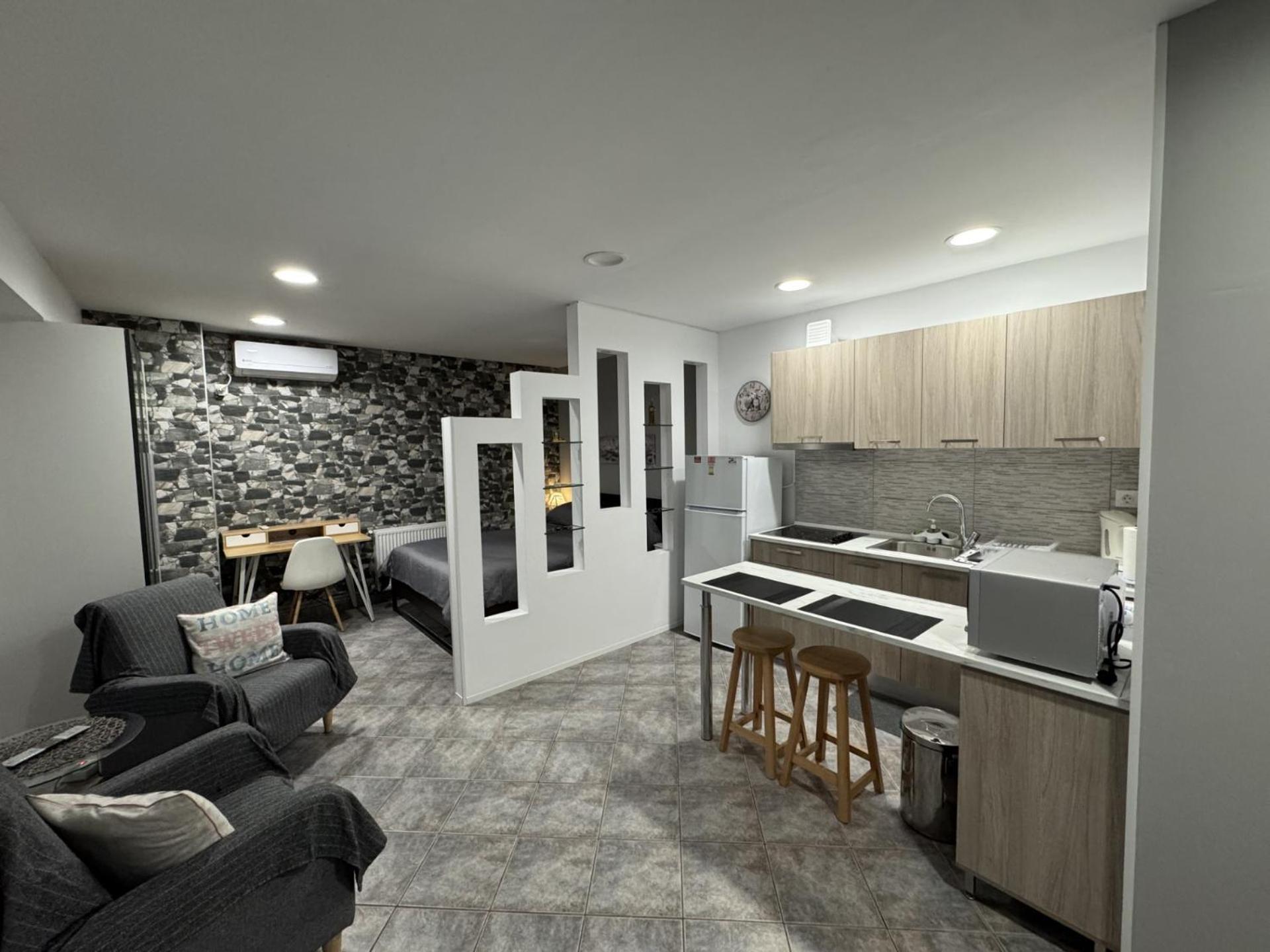 Aphrodite Studio Near Athens Floisvos Marina Ngoại thất bức ảnh
